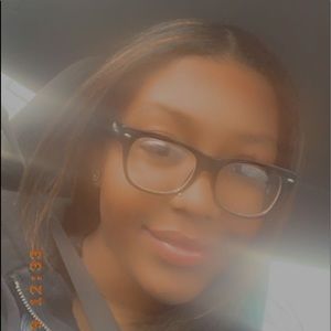 Meet your Posher, Dana